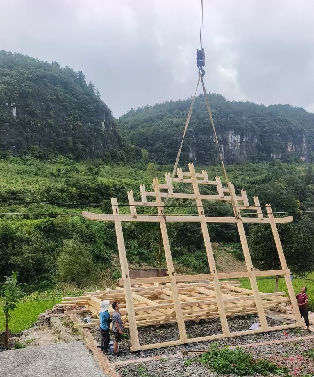 多伦县汽车吊出租公司怎么保证发动机散热问题