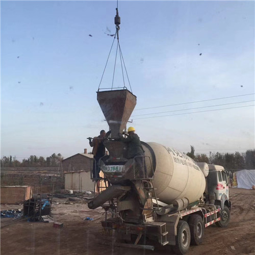 多伦县“精准瞄准”—— 吊车的 “定位导航” 技术